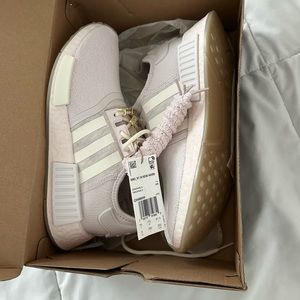 NMD_R1 W KENI HARRISON